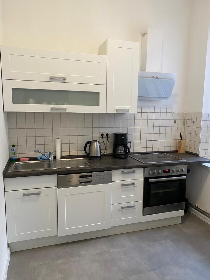 Modernes Apartment Mit 2 Schlafzimmern Und Privatparkplatz Nahe Innenstadt Neumünster Kültér fotó