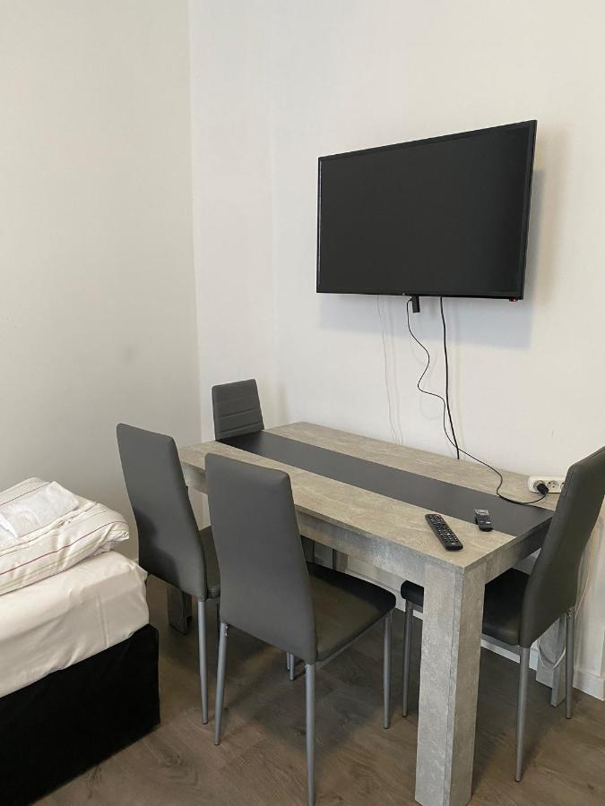 Modernes Apartment Mit 2 Schlafzimmern Und Privatparkplatz Nahe Innenstadt Neumünster Kültér fotó