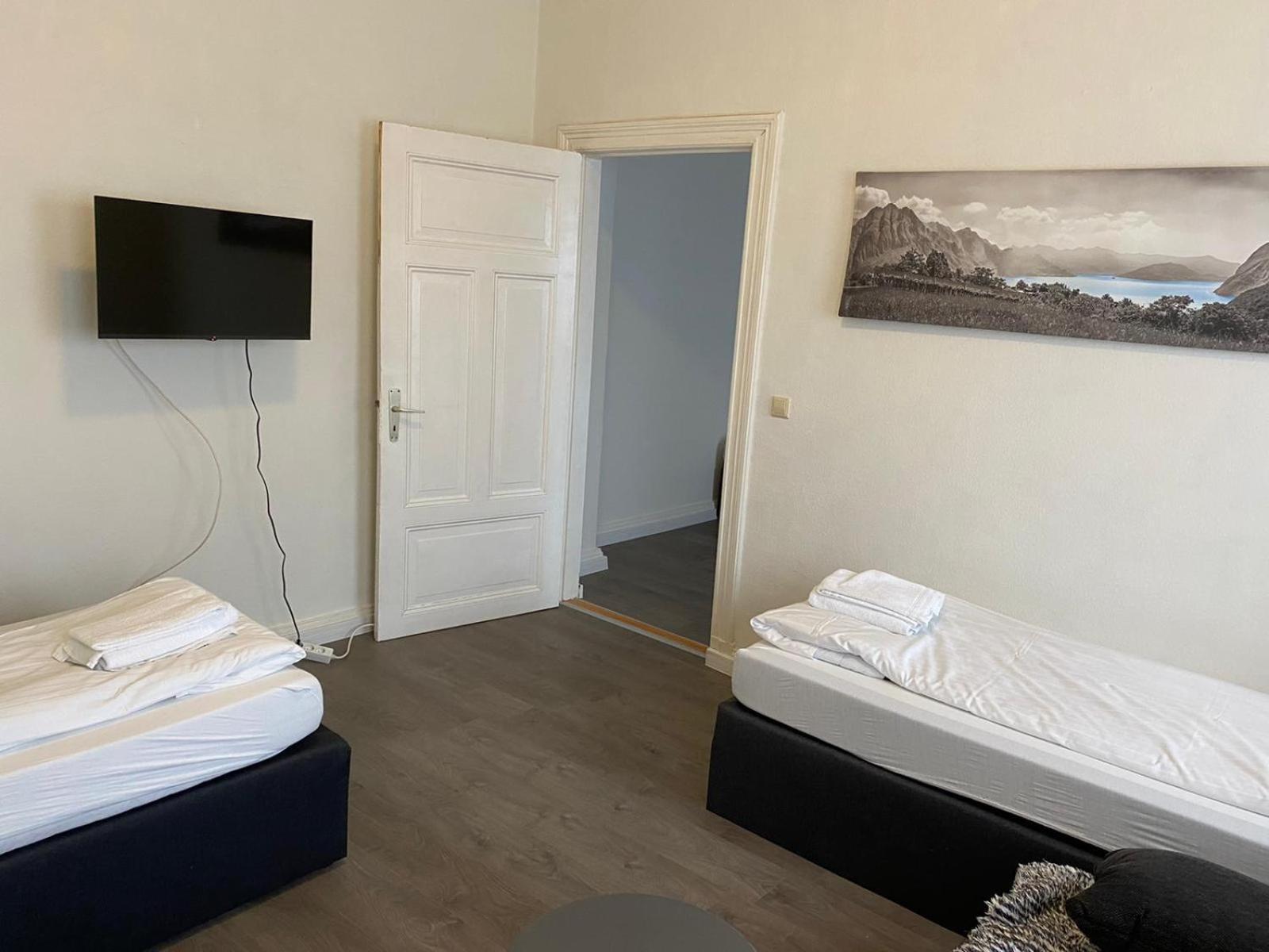 Modernes Apartment Mit 2 Schlafzimmern Und Privatparkplatz Nahe Innenstadt Neumünster Kültér fotó