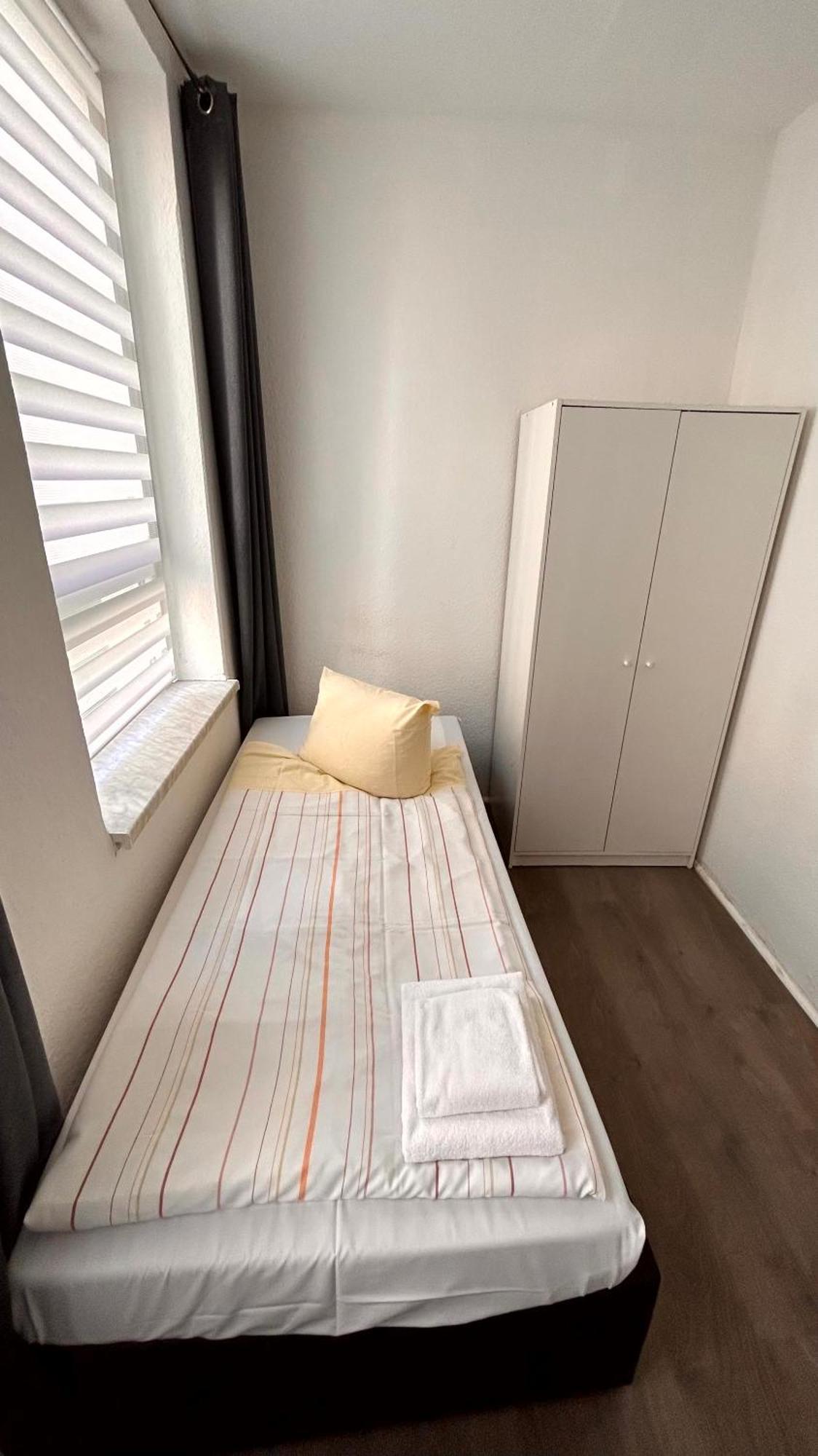 Modernes Apartment Mit 2 Schlafzimmern Und Privatparkplatz Nahe Innenstadt Neumünster Kültér fotó