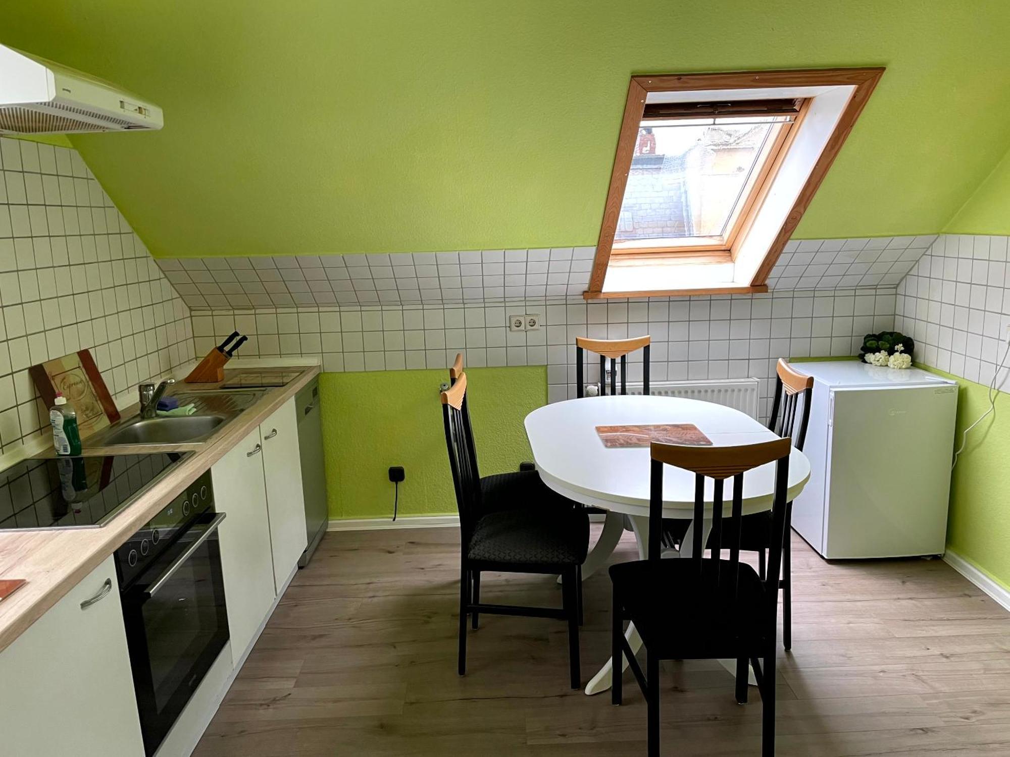 Modernes Apartment Mit 2 Schlafzimmern Und Privatparkplatz Nahe Innenstadt Neumünster Kültér fotó