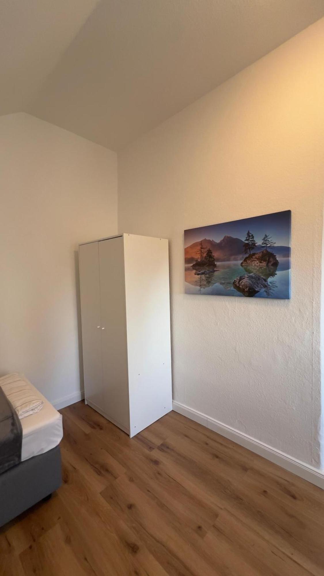 Modernes Apartment Mit 2 Schlafzimmern Und Privatparkplatz Nahe Innenstadt Neumünster Kültér fotó